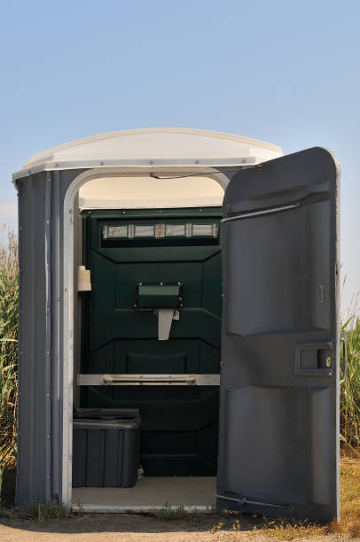 Portable restroom solutions in Lake Winnebago, MO